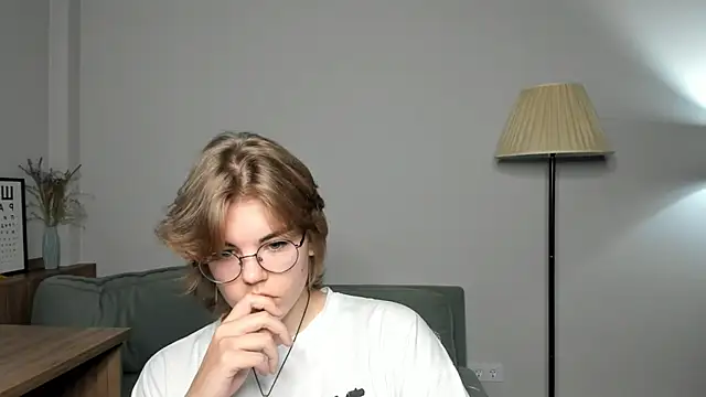 Snapshot of MelodyBaur chatting on October 25, 2025, 9:06 am MelodyBaur online show from October 25, 2025, 9:06 am