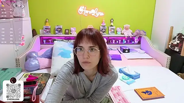  HeraLuna  online show from February 5, 2026, 9:08 pm