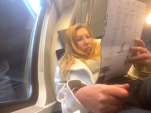 Snapshot of JeniJansi chatting on October 23, 2025, 12:04 pm JeniJansi online show from October 23, 2025, 12:04 pm