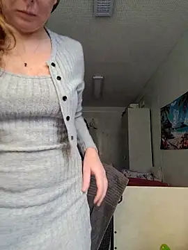 Snapshot of JeniJansi chatting on October 24, 2025, 12:01 pm JeniJansi online show from October 24, 2025, 12:01 pm