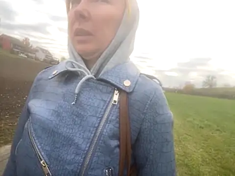 Snapshot of JeniJansi chatting on October 30, 2025, 2:51 pm JeniJansi online show from October 30, 2025, 2:51 pm