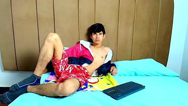 Snapshot of Angelldustt_ chatting on October 30, 2025, 12:17 pm Angelldustt online show from October 30, 2025, 12:17 pm