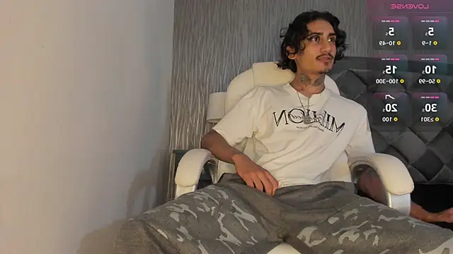 Mr Strike online show from October 25, 2025, 2:41 am