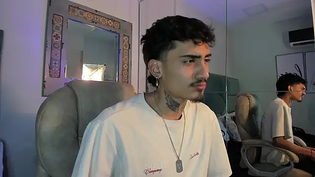 Mr Strike online show from December 2, 2025, 3:23 am