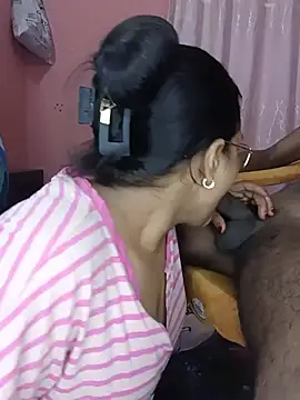 CoupleShow 432 online show from June 11, 2026, 9:29 am