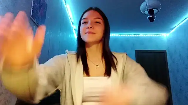 Beauty miIa online show from October 27, 2025, 4:55 pm