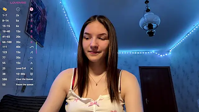 Beauty miIa online show from December 15, 2025, 4:44 pm