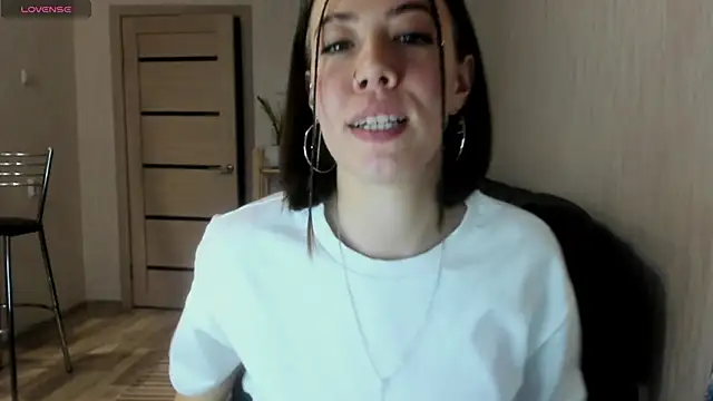 twinkle rosie online show from October 25, 2025, 6:57 pm