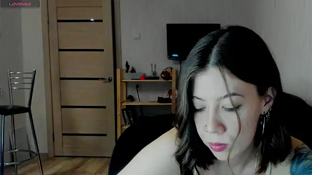 twinkle rosie online show from January 15, 2026, 7:50 pm