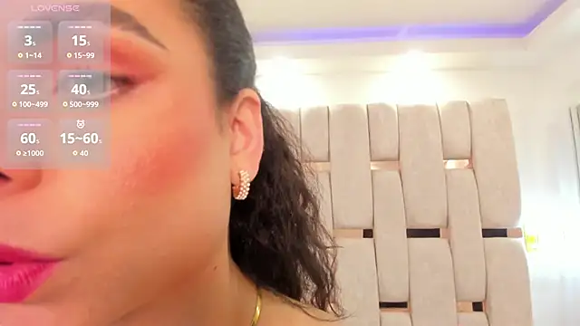 Snapshot of agatha_mendoza_ chatting on October 29, 2025, 4:31 pm agatha mendoza  online show from October 29, 2025, 4:31 pm