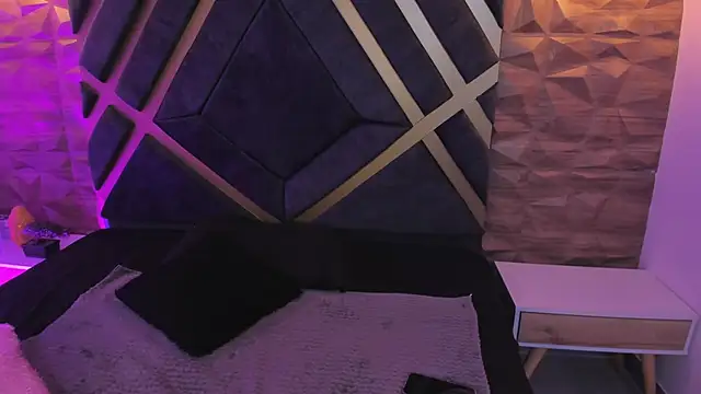 sydney miller  online show from February 19, 2026, 11:23 pm