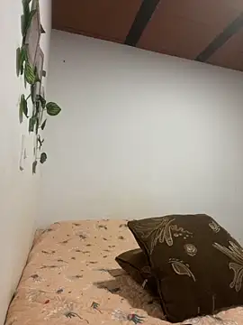 Evelinmiller97 online show from January 14, 2026, 1:11 am