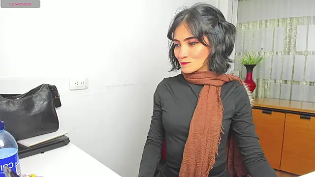 chloehanna online show from November 20, 2025, 6:51 pm