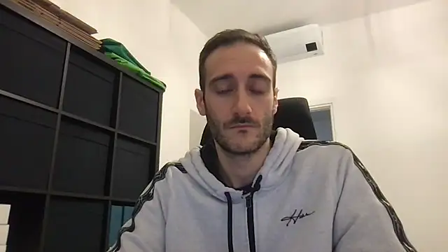 LukaShyGuy online show from November 26, 2025, 9:05 pm