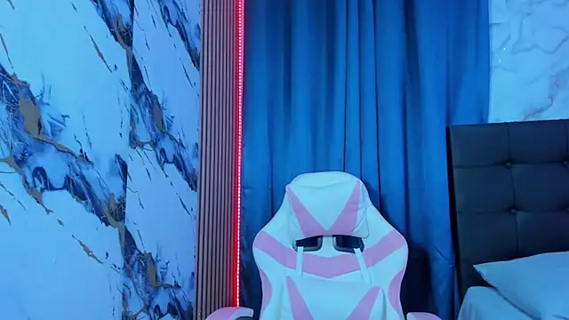 Scarlet DLuce online show from March 18, 2026, 9:01 am