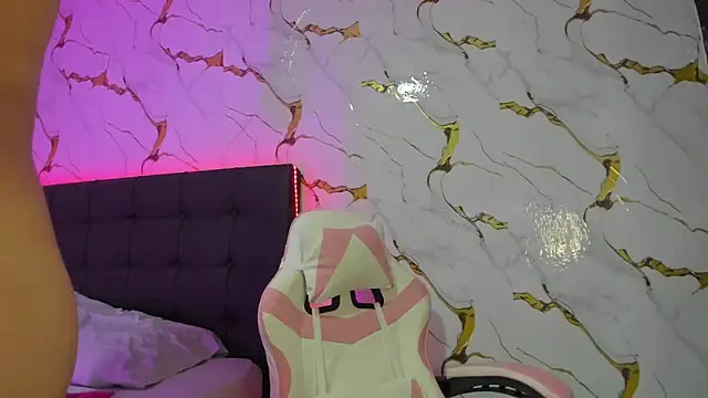 Scarlet DLuce online show from March 30, 2026, 8:59 am