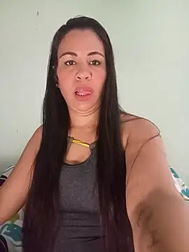 LeilaTaylor online show from November 7, 2025, 1:11 pm