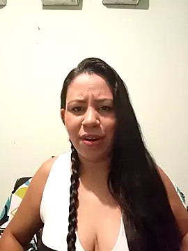 LeilaTaylor online show from November 14, 2025, 12:59 pm