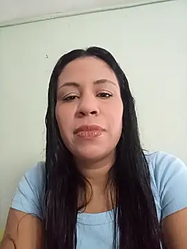 LeilaTaylor online show from December 14, 2025, 2:33 pm