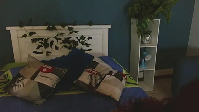 Snapshot of Samantha__Benet chatting on February 12, 2026, 8:04 pm Samantha Benet online show from February 12, 2026, 8:04 pm