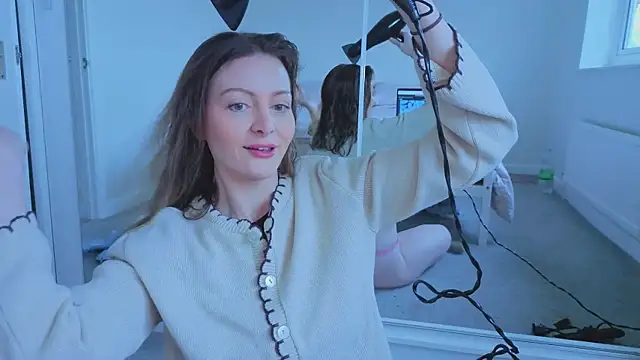 Lovelavender  online show from March 3, 2026, 12:55 pm