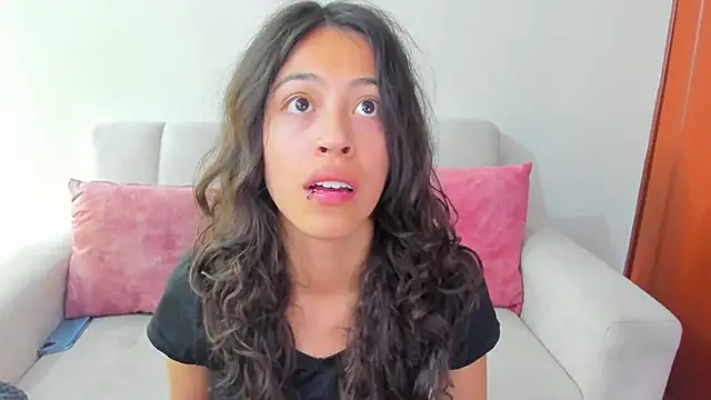 emily jonessxx online show from November 10, 2025, 7:57 pm