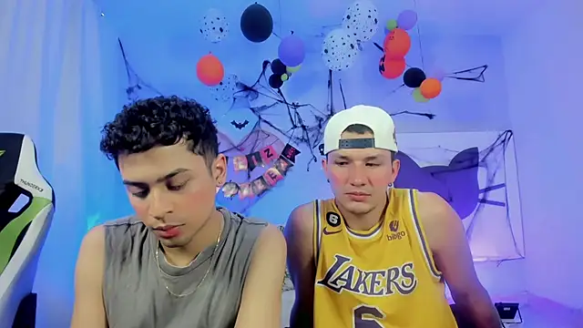 Twinks boys s online show from October 23, 2025, 3:17 am
