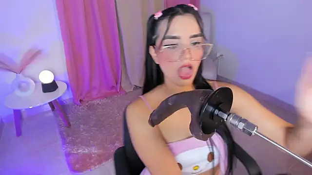 laana foxx online show from November 4, 2025, 3:05 am