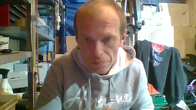 Snapshot of tommy3300 chatting on April 27, 2026, 3:26 am tommy3300 online show from April 27, 2026, 3:26 am