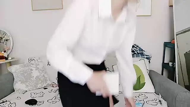 yuyan3929 online show from November 18, 2025, 12:38 am