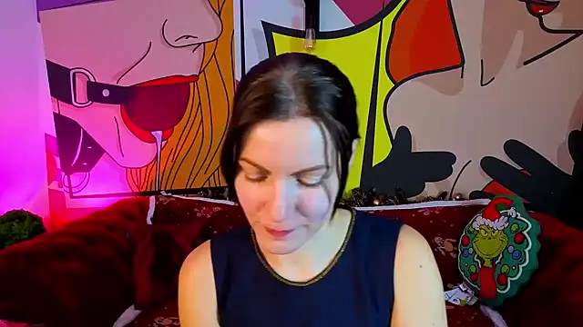 SofieMoons online show from December 16, 2025, 1:38 pm