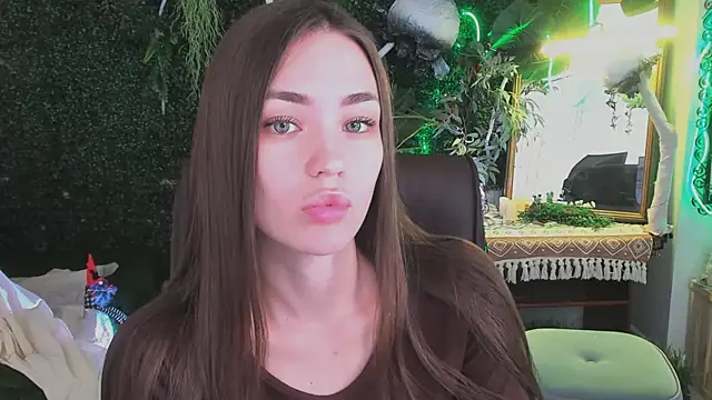 lollyrais online show from December 2, 2025, 2:01 pm