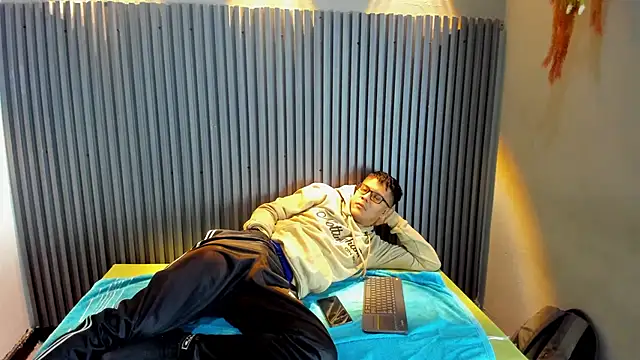 Snapshot of STEPHEN_BONNET chatting on October 27, 2025, 12:42 pm STEPHEN BONNET online show from October 27, 2025, 12:42 pm