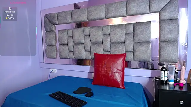 Gigi Scott  online show from October 25, 2025, 3:14 am