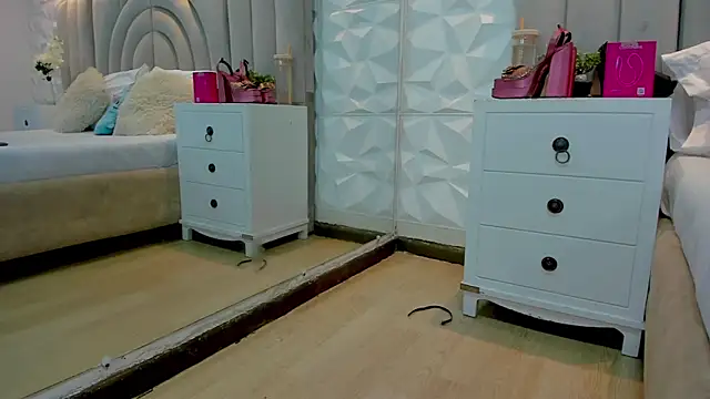 SweetKata  online show from April 14, 2026, 7:09 pm