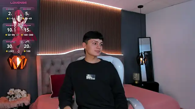 Snapshot of Maxii18_ chatting on November 4, 2025, 7:02 pm Maxii18 online show from November 4, 2025, 7:02 pm