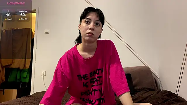 MoniShy online show from November 11, 2025, 1:11 pm