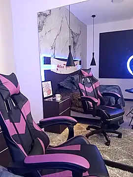 Snapshot of EvaaLilith chatting on October 28, 2025, 3:04 pm EvaaLilith online show from October 28, 2025, 3:04 pm