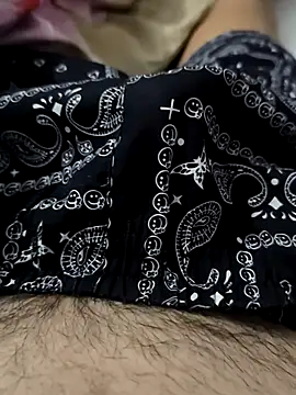 Snapshot of Razvan515 chatting on October 28, 2025, 6:54 pm Razvan515 online show from October 28, 2025, 6:54 pm