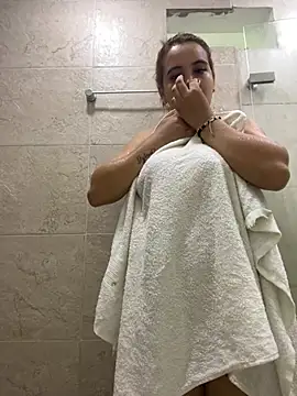 sofia montclair online show from April 27, 2026, 4:27 pm