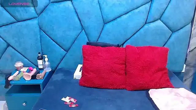 Snapshot of JulietaDiamond chatting on May 9, 2026, 3:01 am JulietaDiamond online show from May 9, 2026, 3:01 am