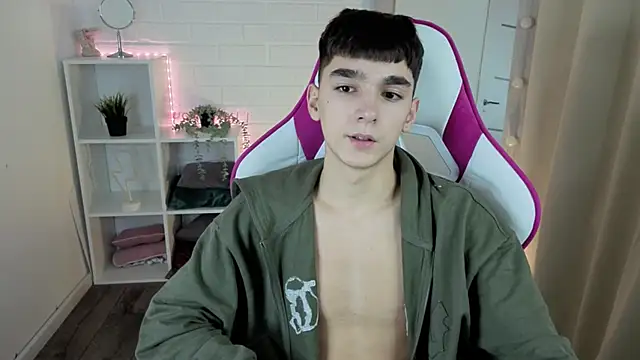 YamiTwink online show from November 20, 2025, 11:21 am