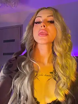 Snapshot of NovaPearl chatting on November 1, 2025, 7:16 pm NovaPearl online show from November 1, 2025, 7:16 pm