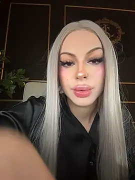 NovaPearl online show from November 20, 2025, 8:52 pm