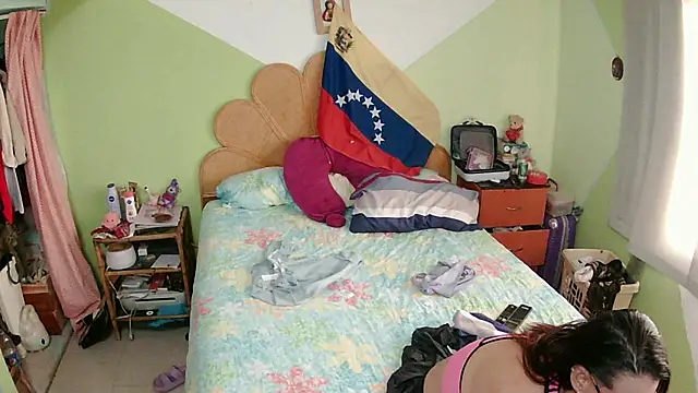 Snapshot of Destrukturada chatting on February 19, 2026, 7:10 pm Destrukturada online show from February 19, 2026, 7:10 pm
