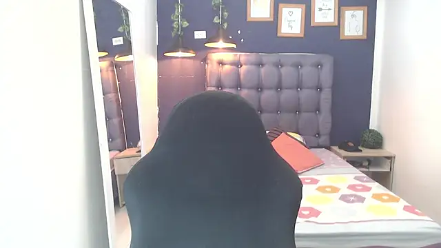 Lunatico x online show from October 28, 2025, 8:22 pm