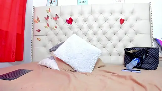 celena wonder online show from April 15, 2026, 7:21 pm