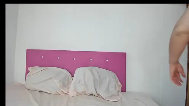 alahia66 online show from December 22, 2025, 11:51 am