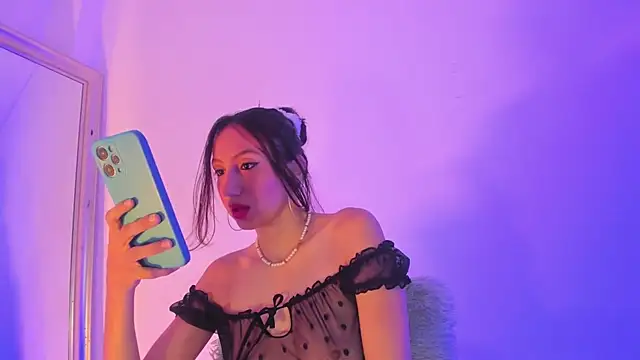 lily ross1 online show from November 5, 2025, 1:55 pm