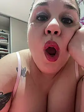 Rheetnena1 online show from July 20, 2026, 1:53 am
